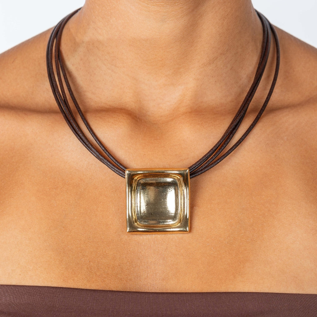 COLLAR OBSIDIAN SQUARE