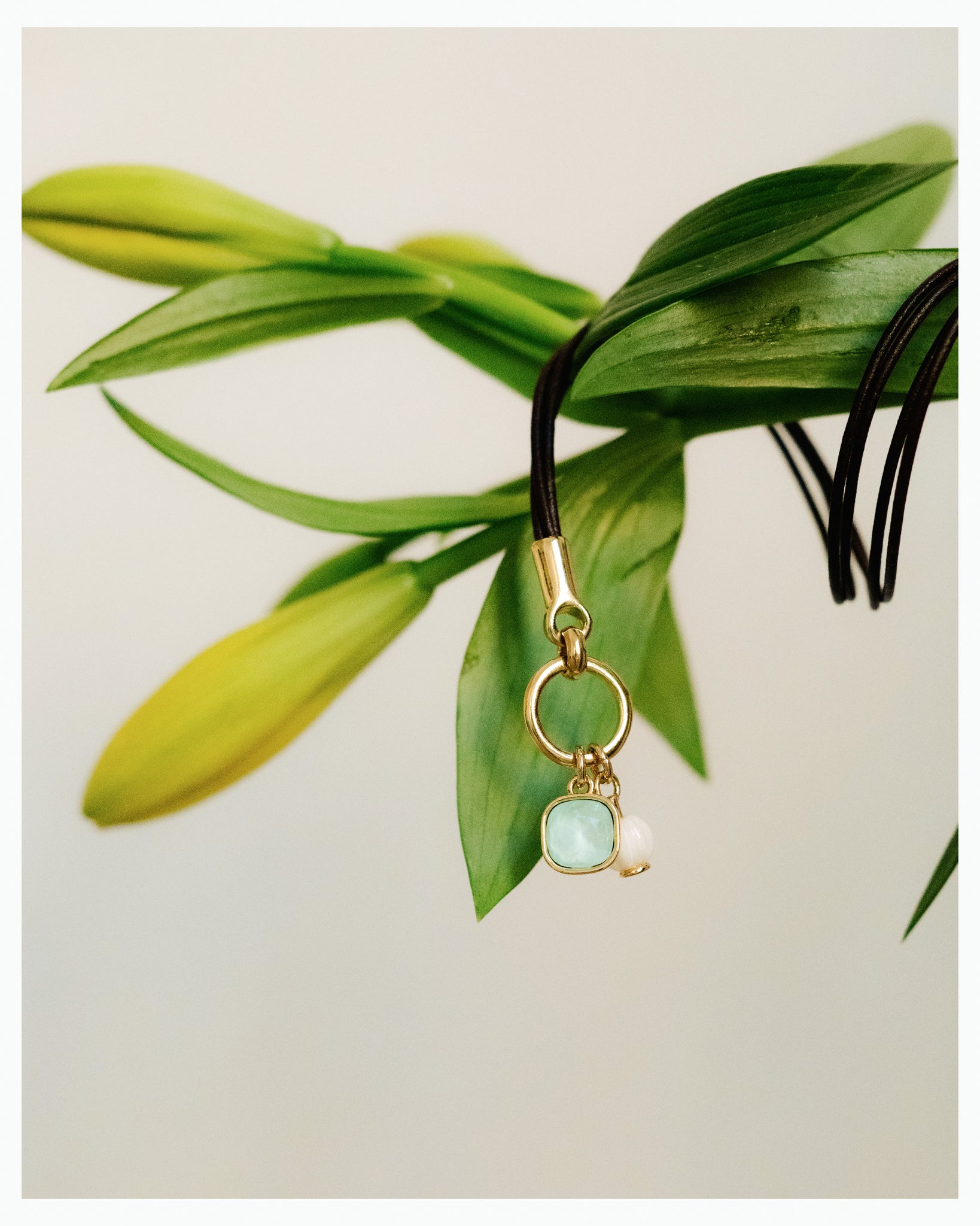 COLLAR JULIETA ORO - SOFT MINT